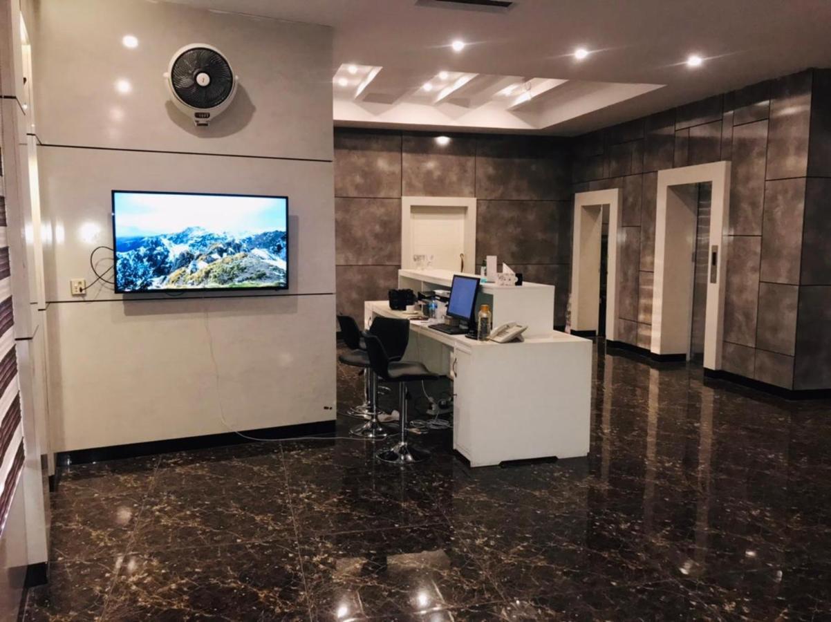 Royaute Luxury Hotel סיאלקוט מראה חיצוני תמונה